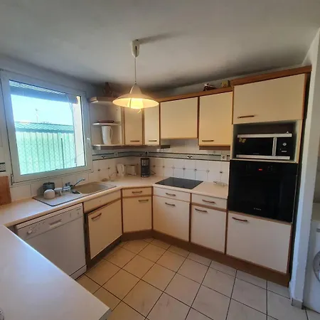 Face à La De Sable, Climatisation, Internet, 3 Saint-Mandrier-sur-Mer