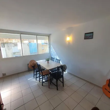 Face à La De Sable, Climatisation, Internet, 3 Villa